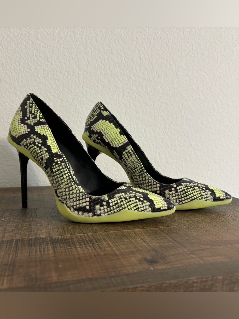Jessica Simpson Neon Yellow Snake-Print Stiletto Pumps